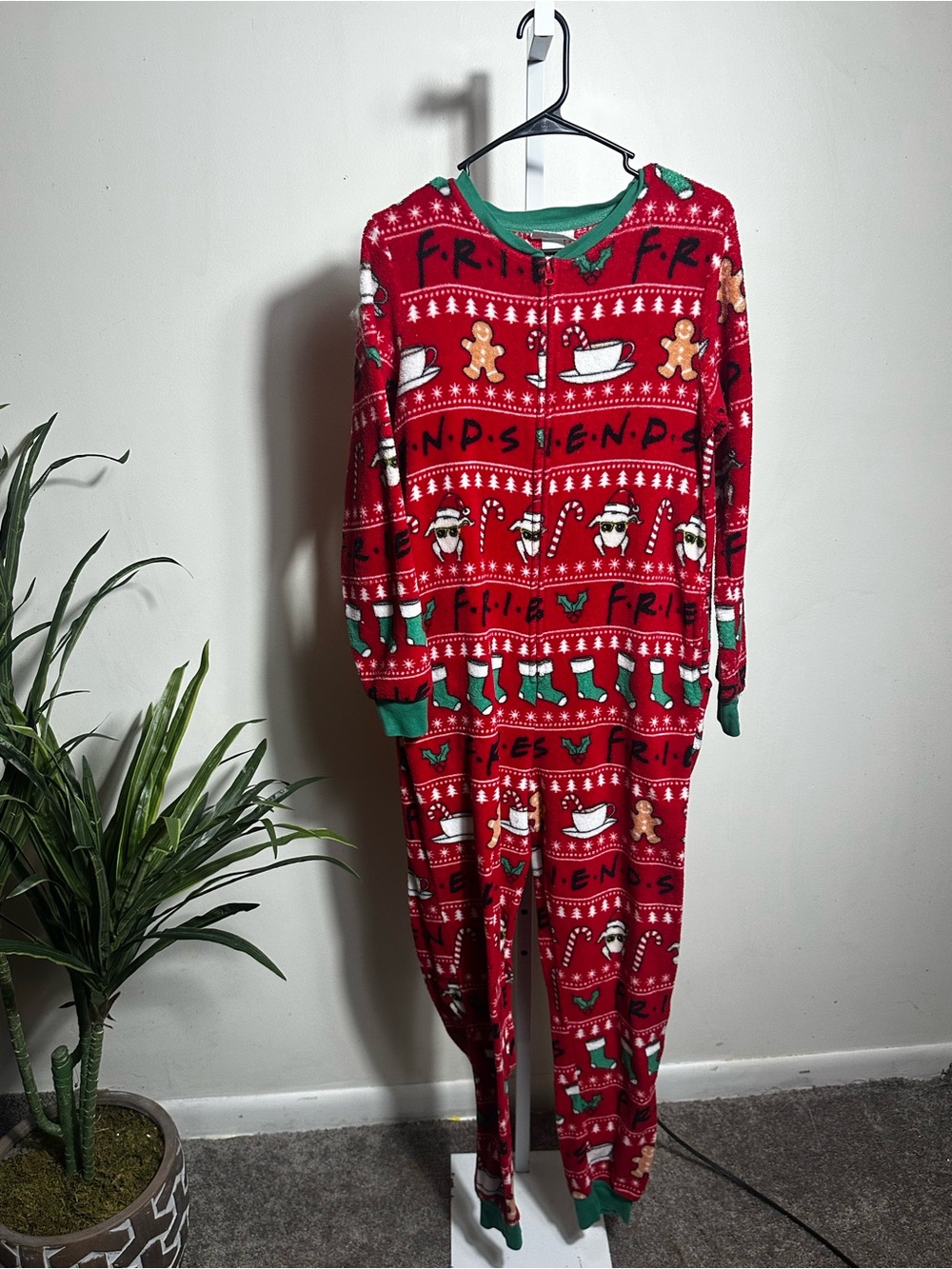 286. FRIENDS Red and Green Holiday Onesie Pajama Set Medium